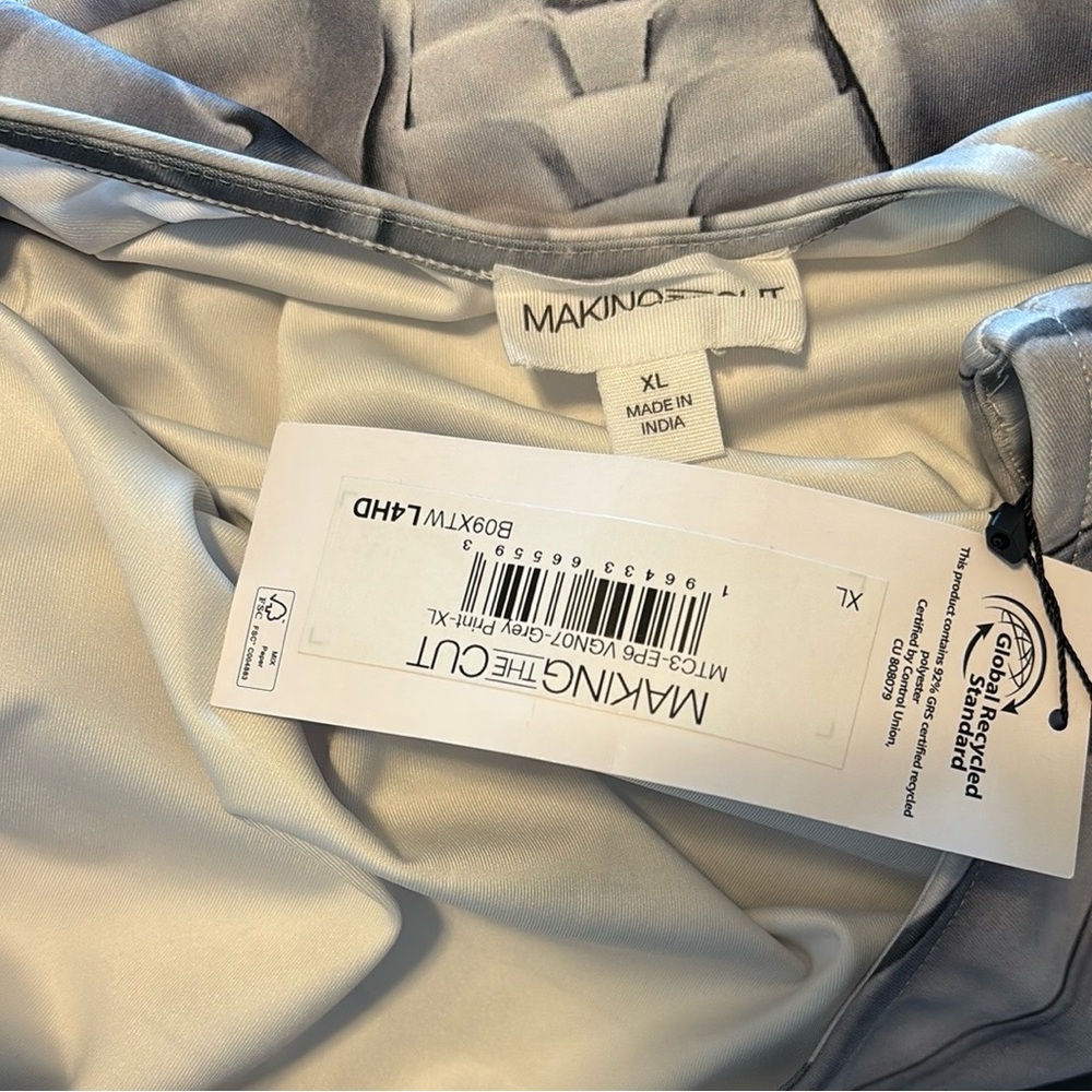 New jumpsuit size XL - Picture 5 of 5